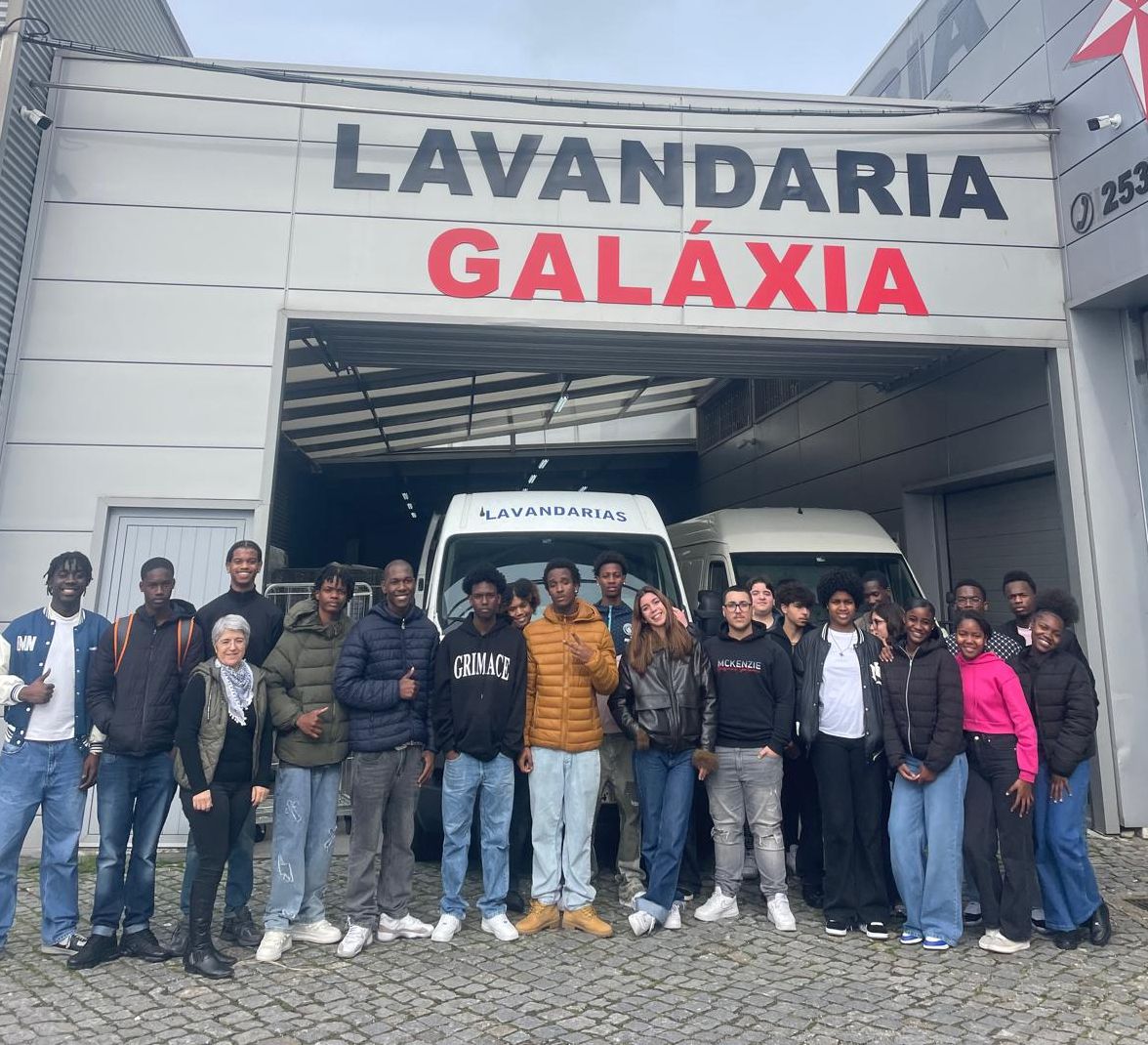 Alunos de Alojamento Hoteleiro visitam Lavandaria Galáxia