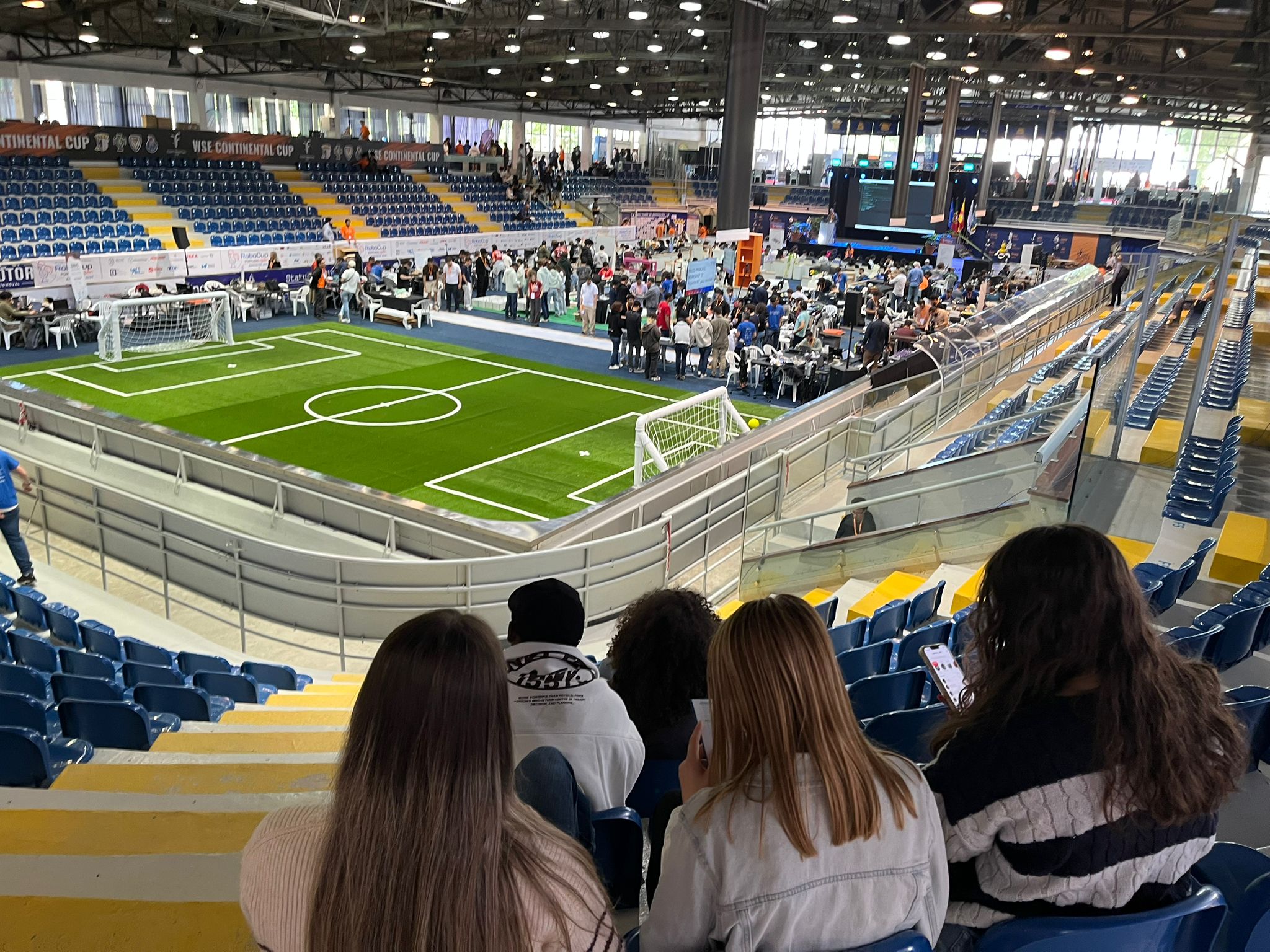 Alunos visitam Festival Nacional de Robótica