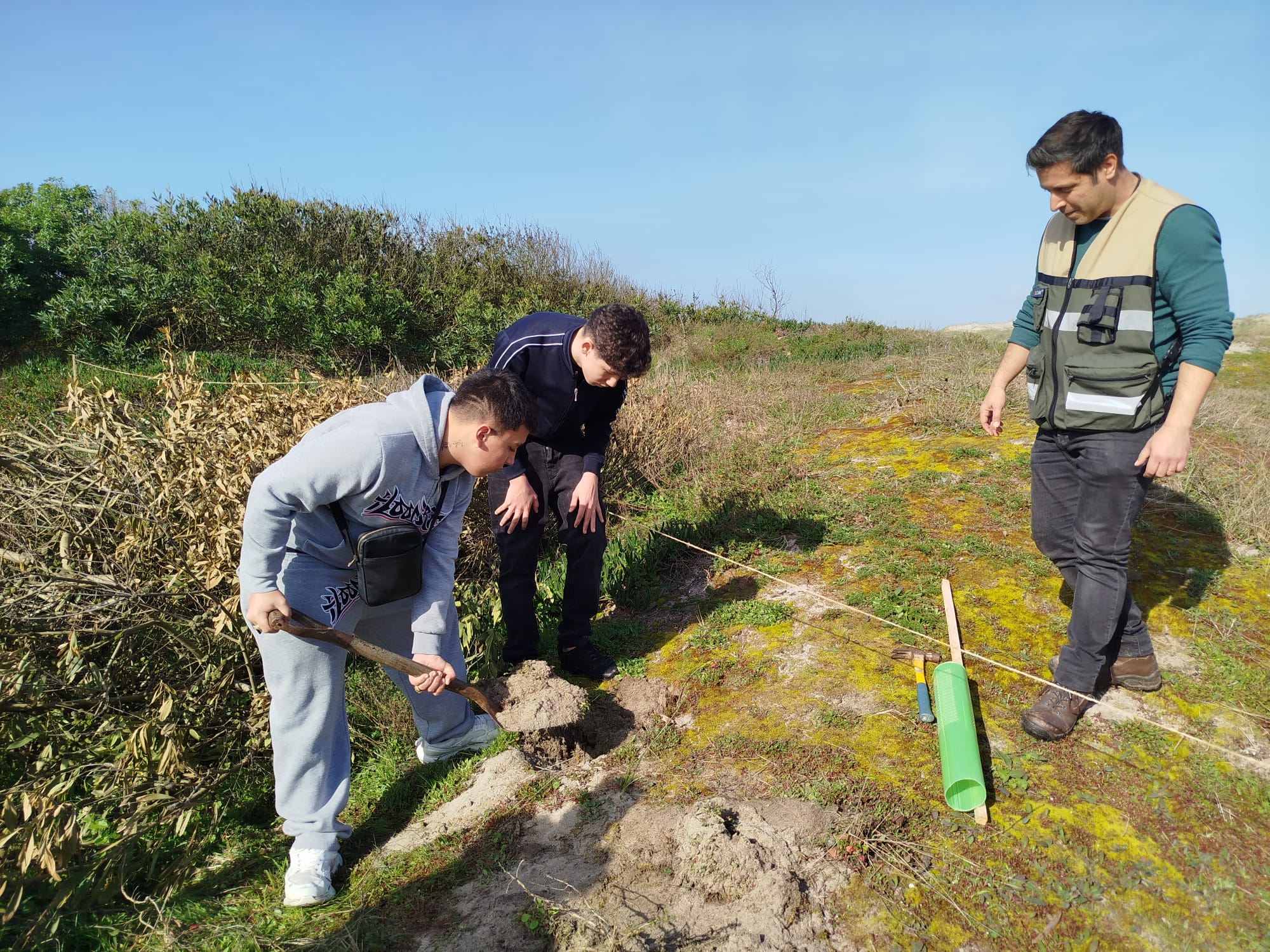 Curso de Informática contribui para reflorestação em Ofir