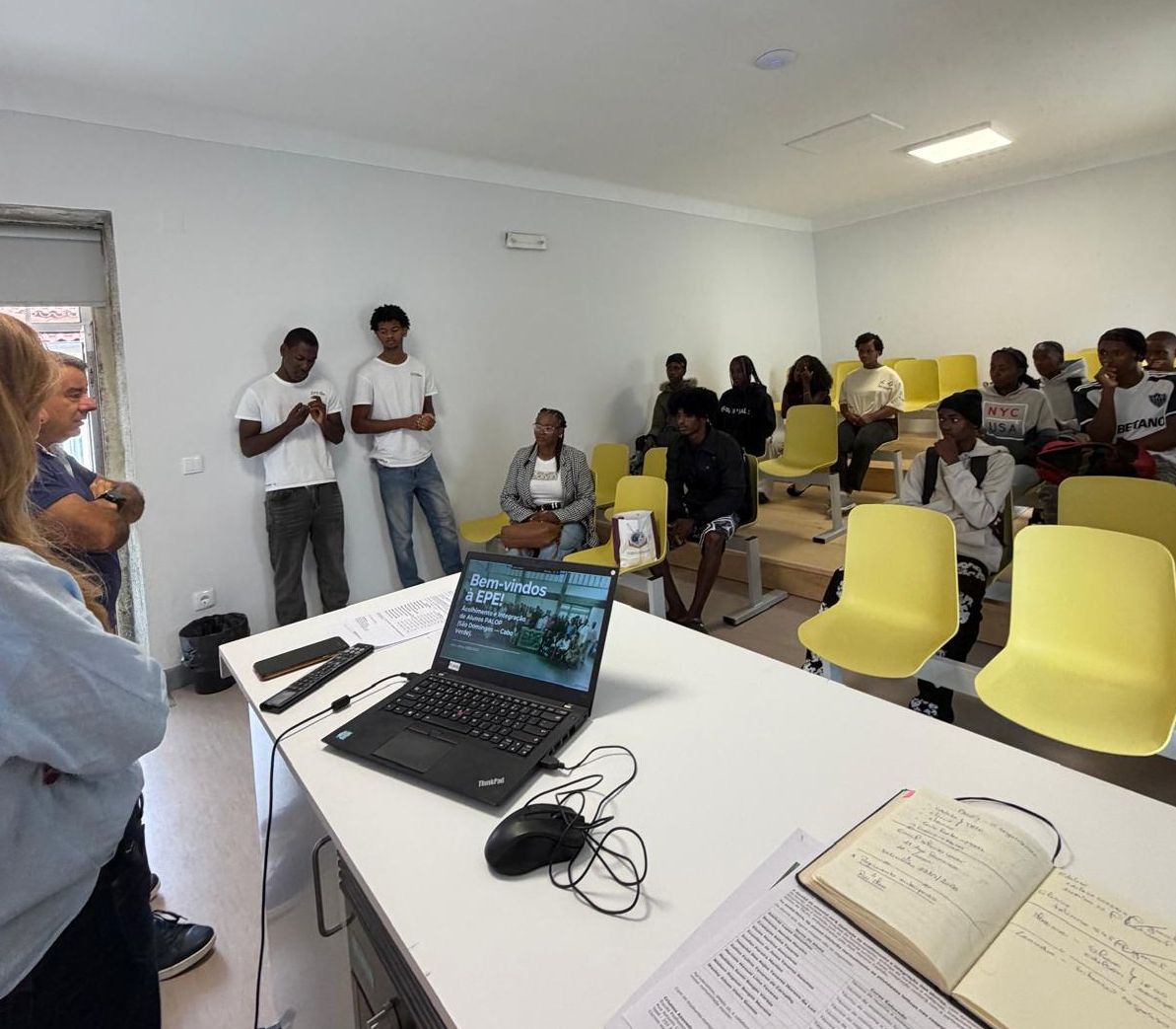 EPE recebe 13 novos alunos provenientes de São Domingos, Cabo Verde