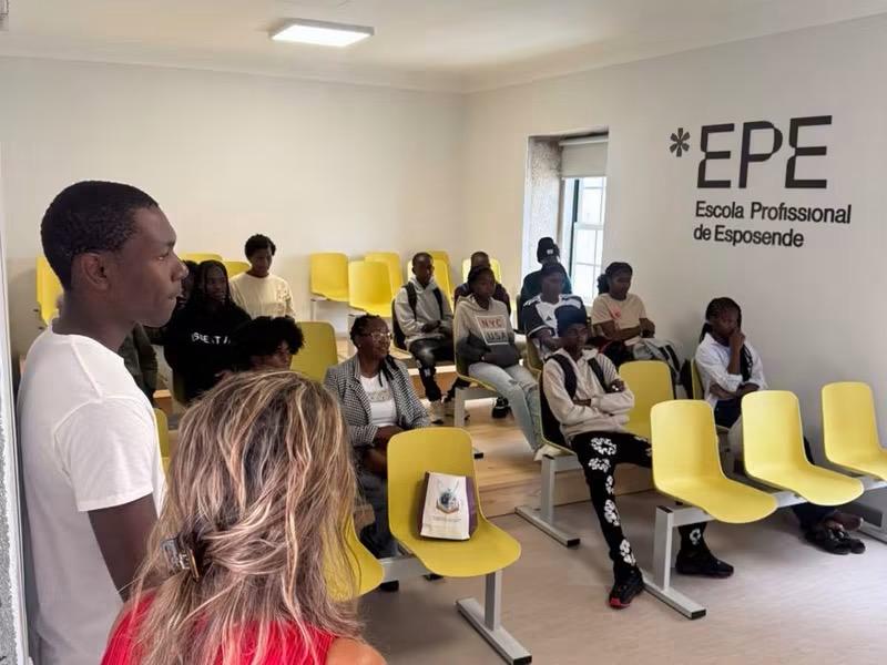 EPE recebe 13 novos alunos provenientes de São Domingos, Cabo Verde