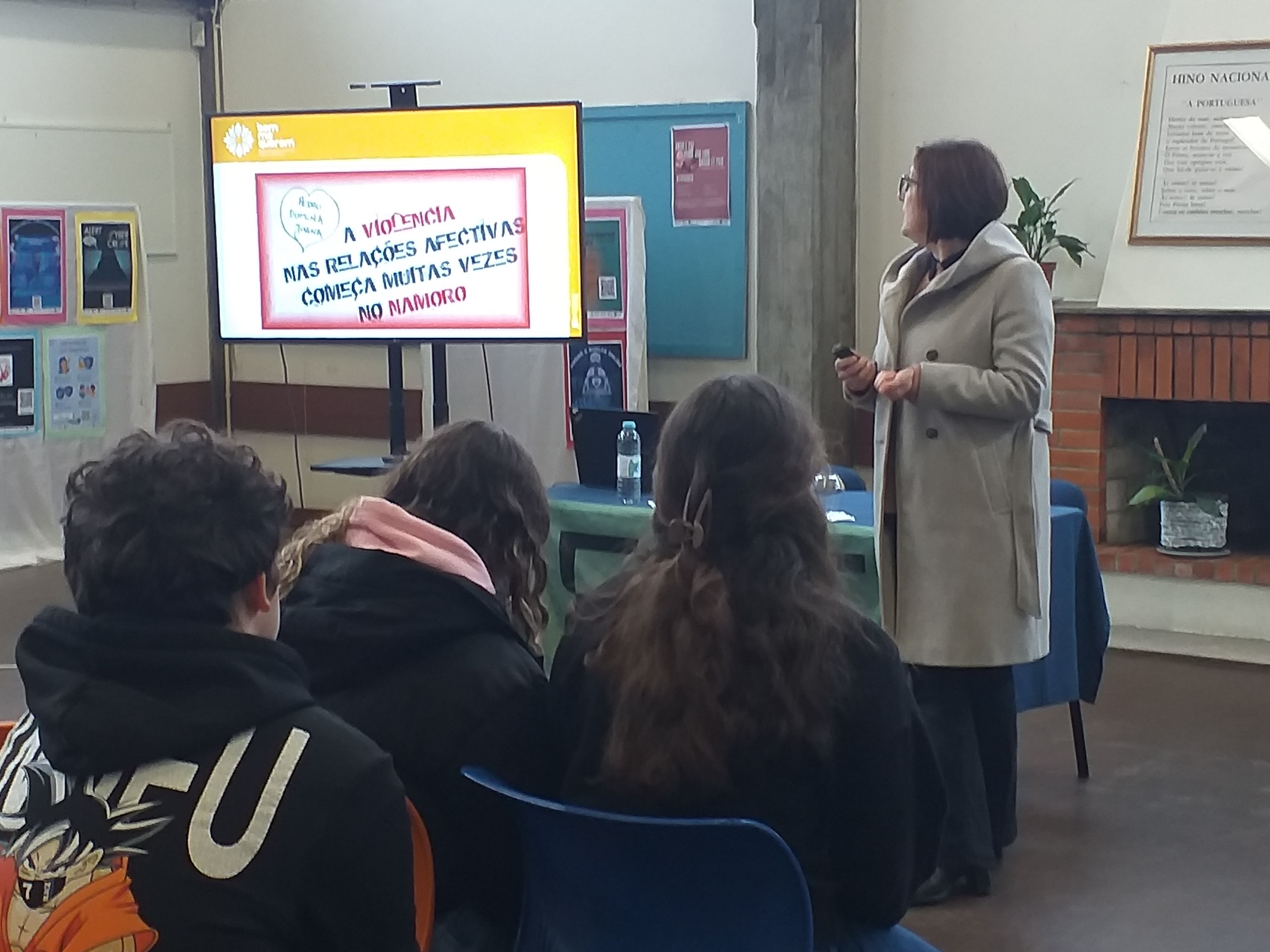 Sessões de Sensibilização Violência no Namoro
